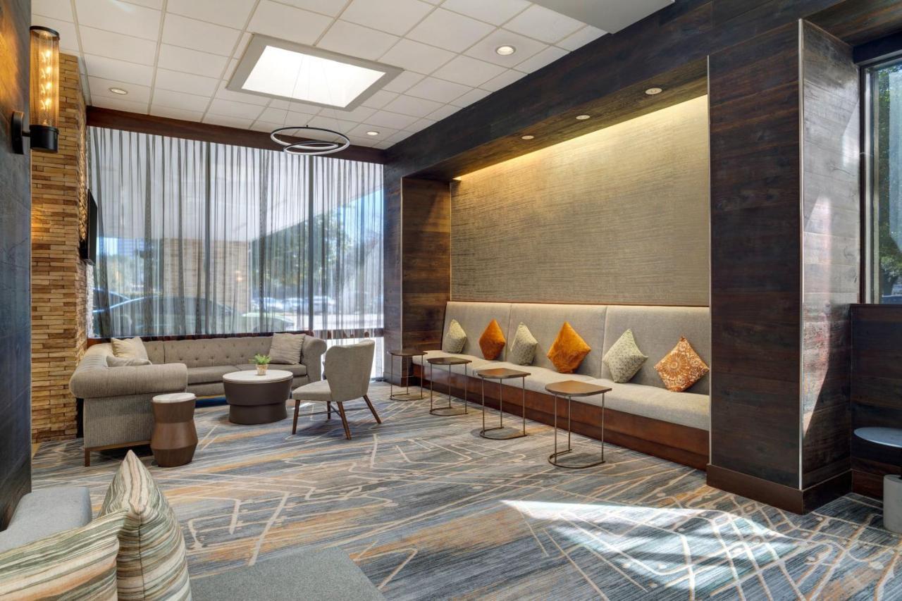 Отель Houston Marriott North Экстерьер фото