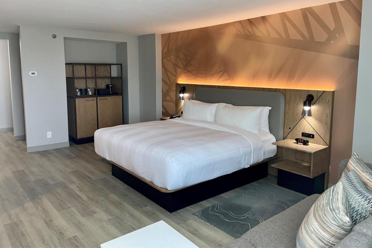 Отель Houston Marriott North Экстерьер фото