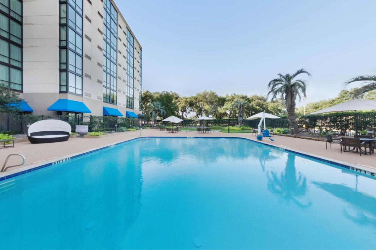 Отель Houston Marriott North Экстерьер фото