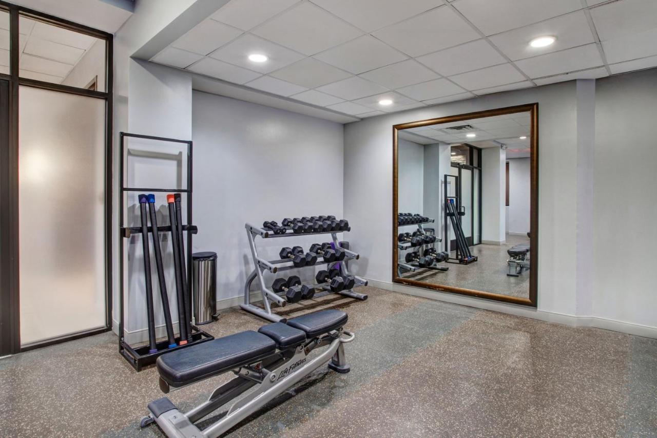Отель Houston Marriott North Экстерьер фото