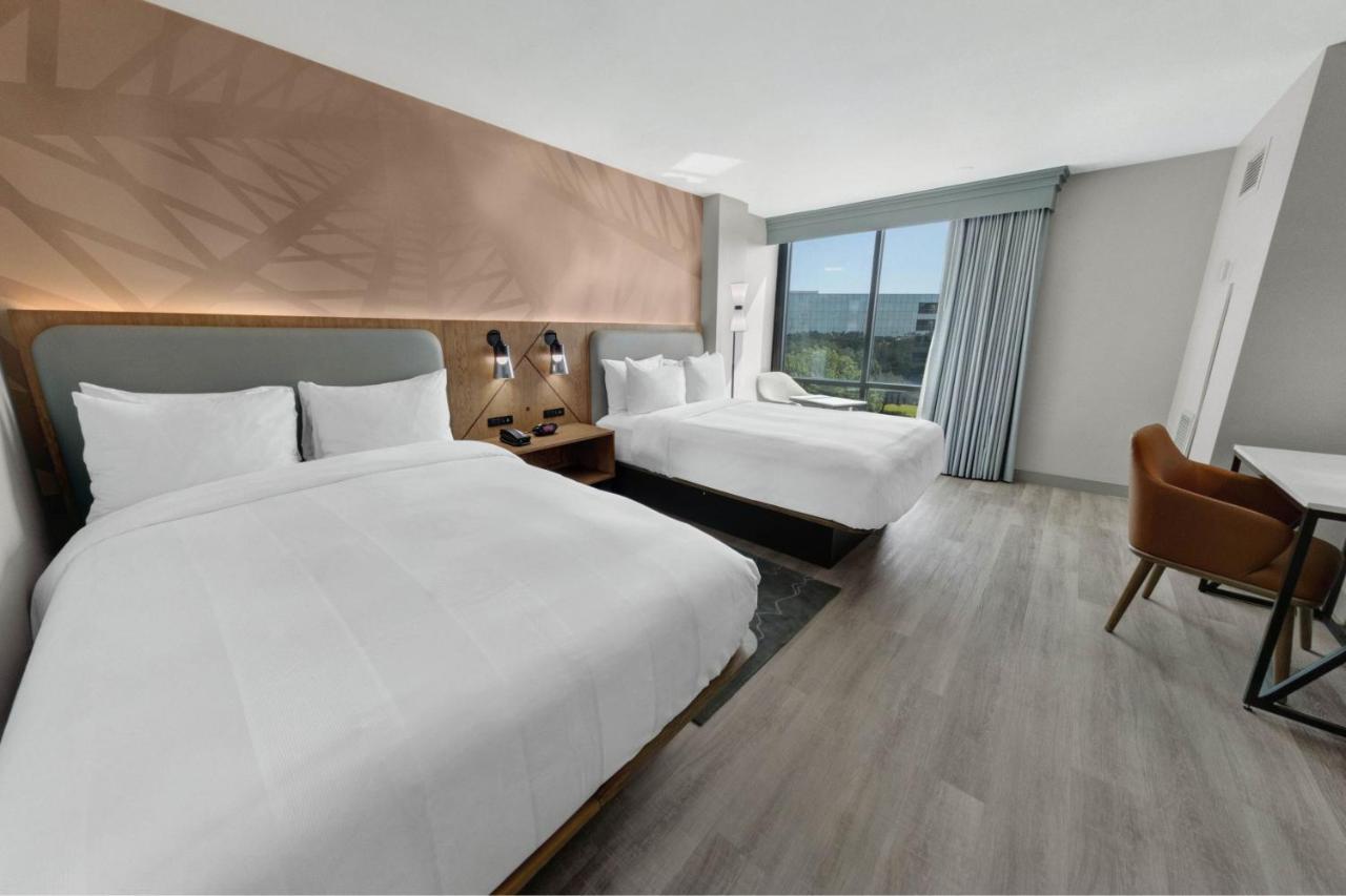 Отель Houston Marriott North Экстерьер фото