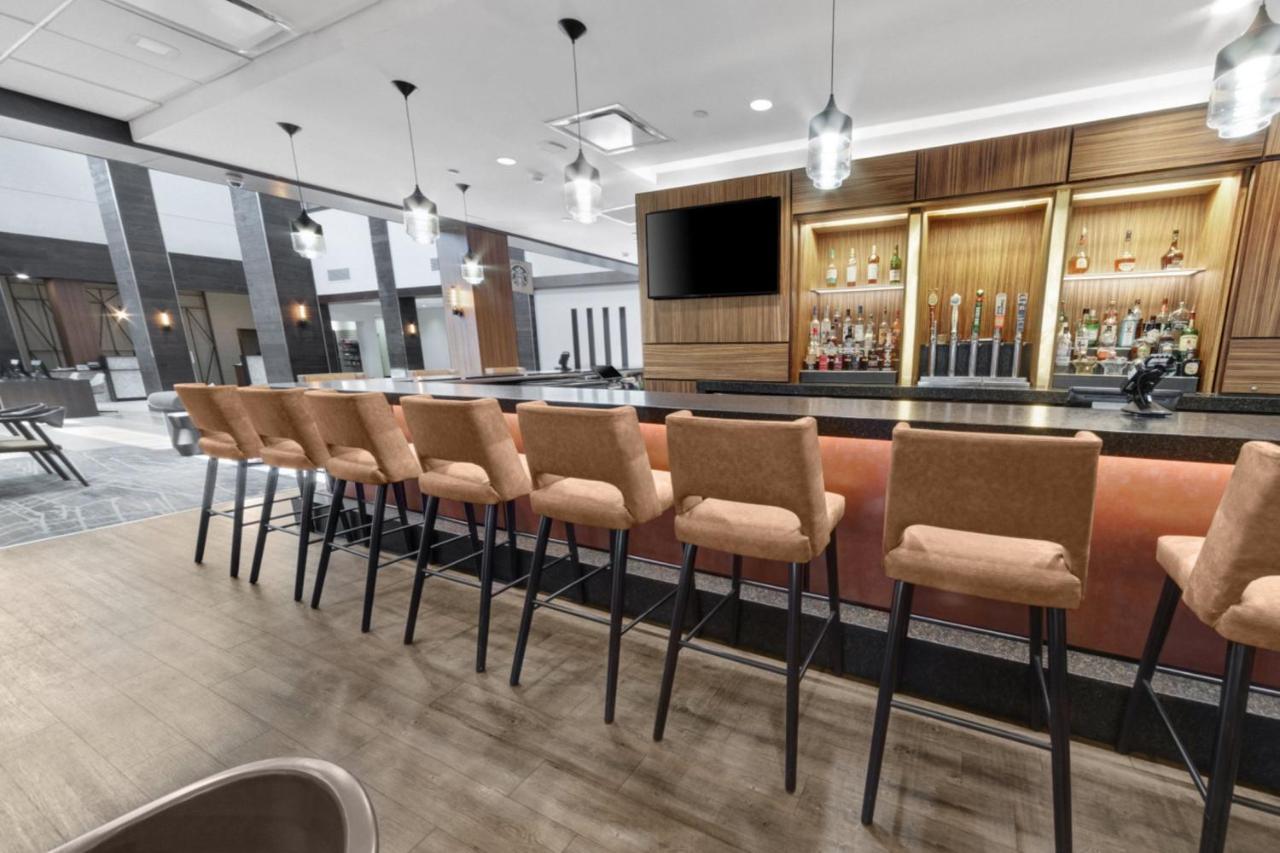 Отель Houston Marriott North Экстерьер фото
