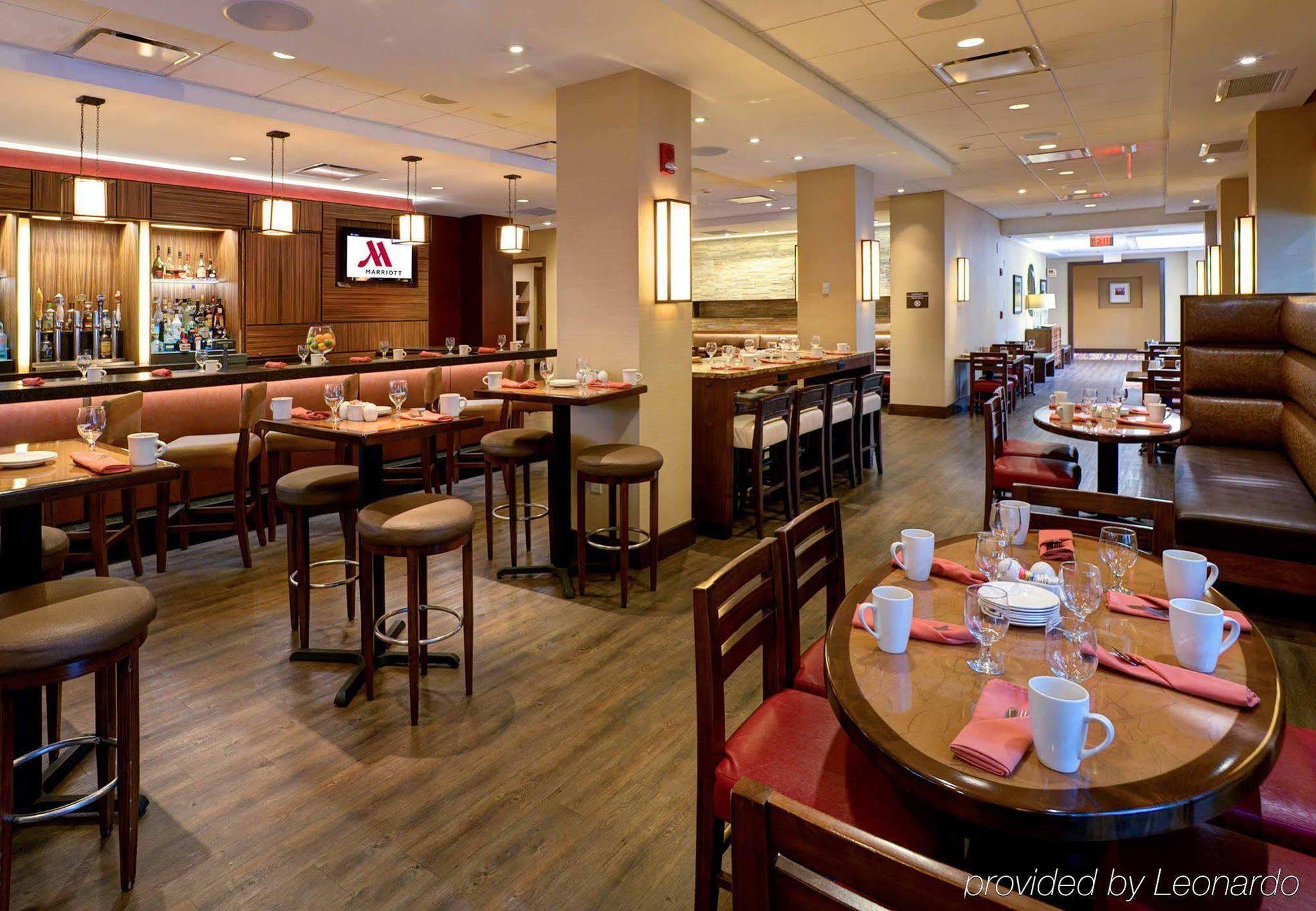 Отель Houston Marriott North Экстерьер фото