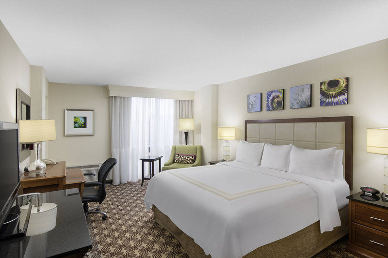 Отель Houston Marriott North Экстерьер фото